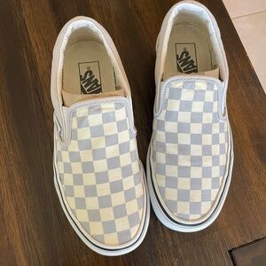 Checkered grey and white cans. Good condition! 7.5 women’s